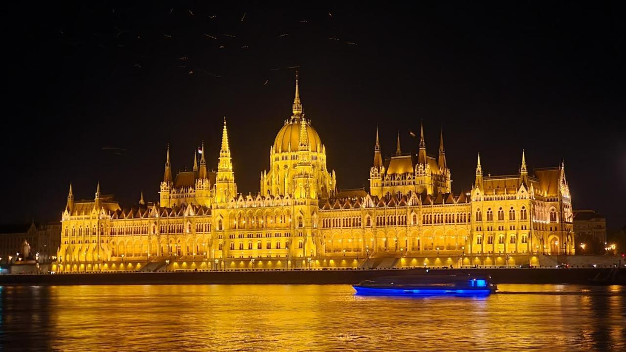 Parliament View Apartment Budapest Bagian luar foto