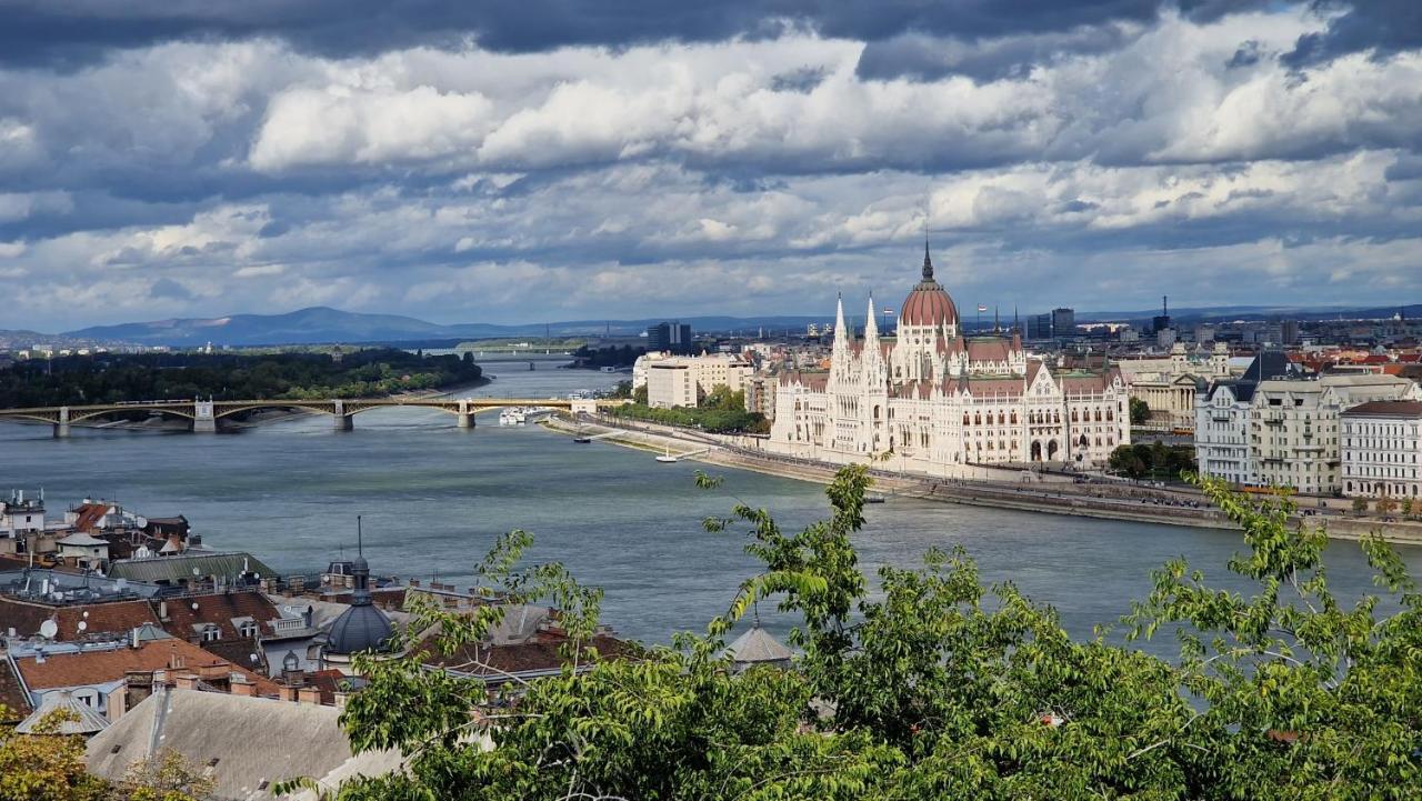 Parliament View Apartment Budapest Bagian luar foto